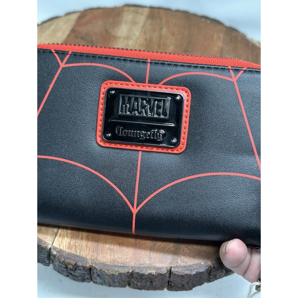 Loungefly NWT Disney Marvel Comics Medium Spider-Man Zip Around Wallet
